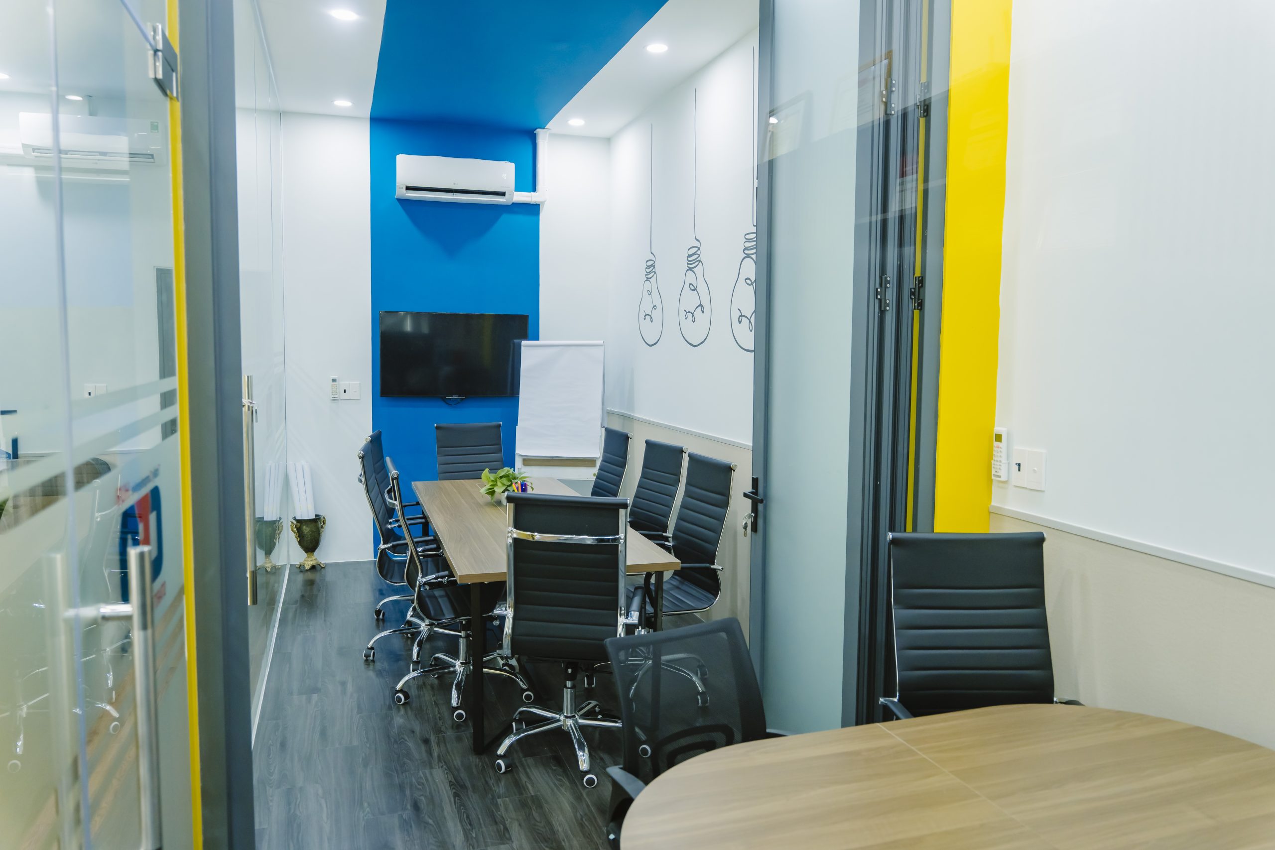 Không gian phòng họp phục vụ gặp khách và đối tác tại TCBD Growth Hub